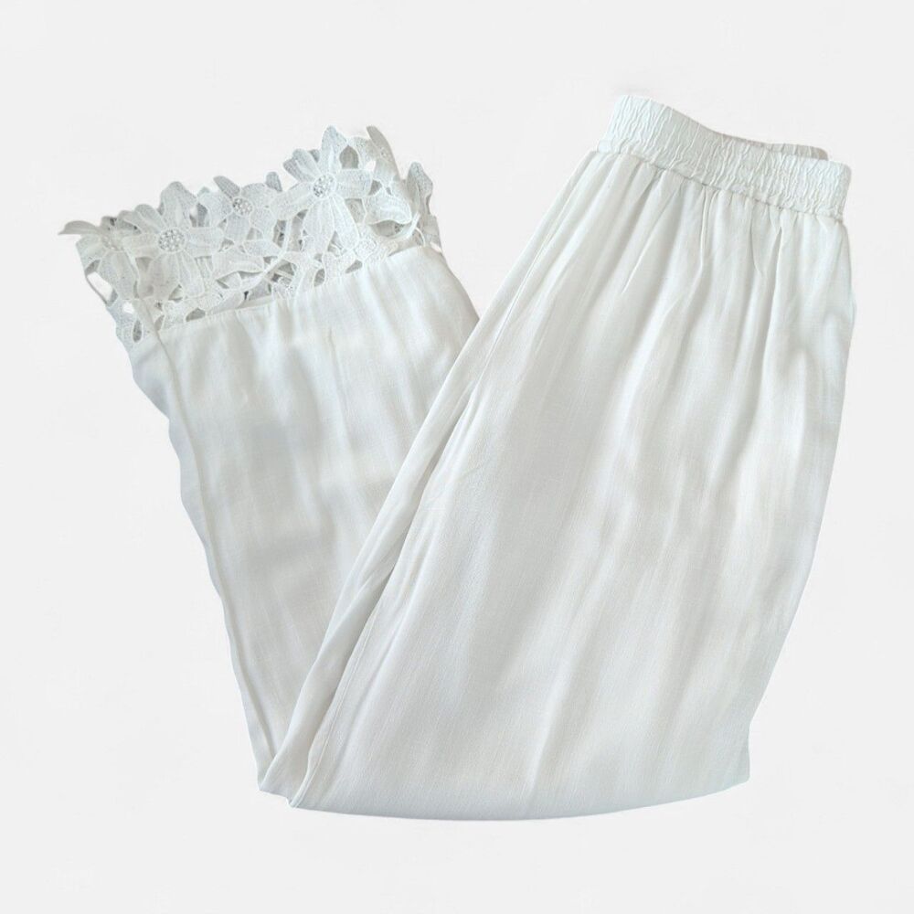 Retro Threads White Wide Leg Flared Crop Palazzos Floral Crochet Lace Trim Sz S